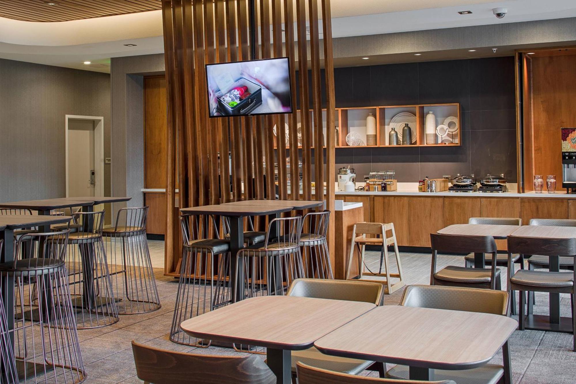 Springhill Suites By Marriott Kalispell Exterior photo